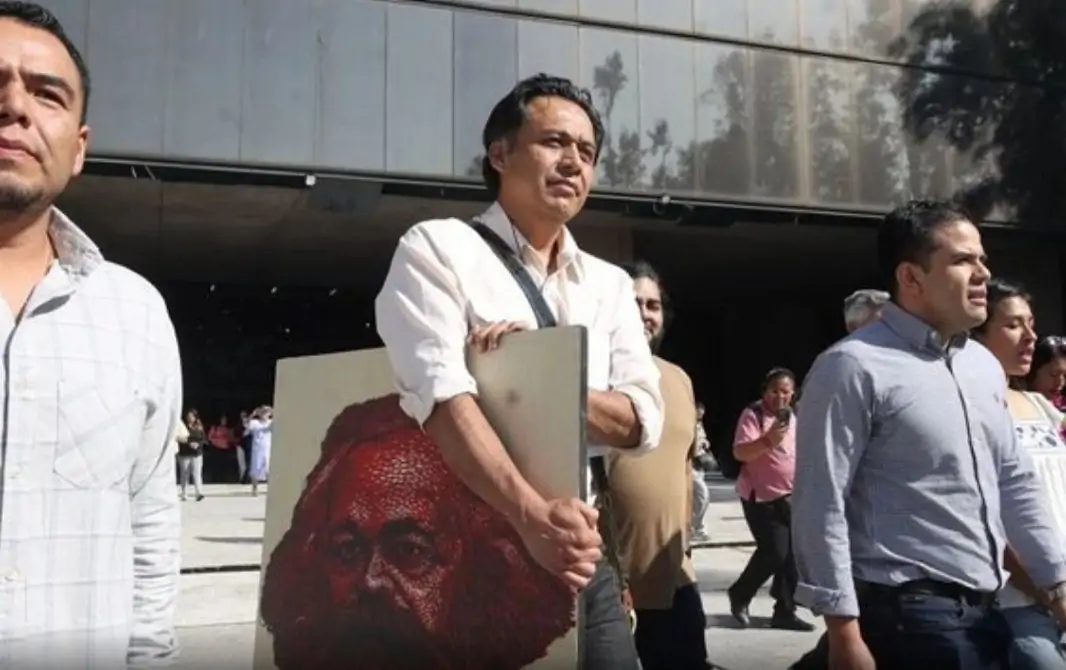 Marx Arriaga sale de la SEP tras destitución